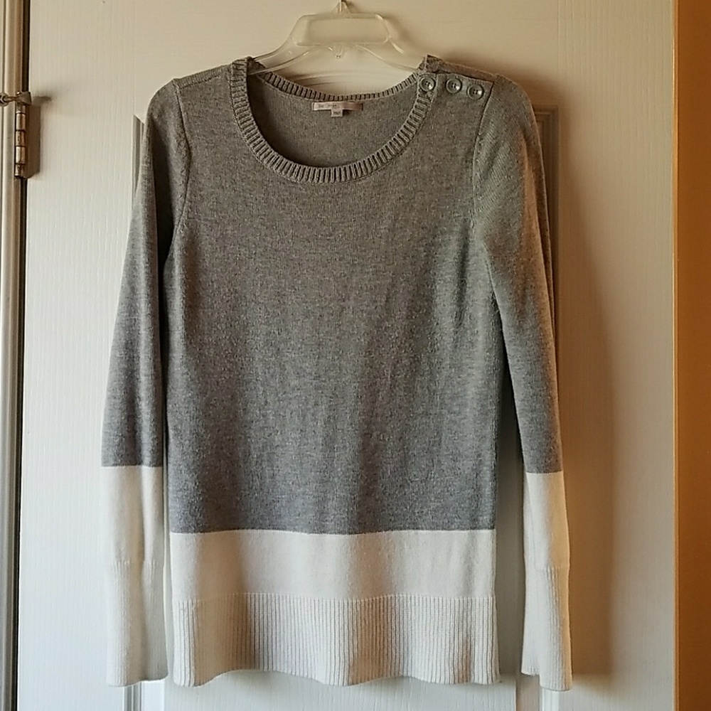 Gap sweater